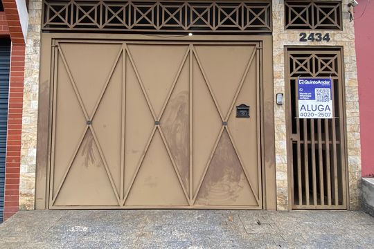 Fachada de casa para alugar com 3 quartos, 120m² em Ayrosa, Osasco