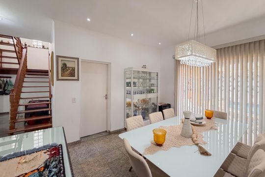 Sala de Jantar de casa à venda com 4 quartos, 357m² em Liberdade, São Paulo