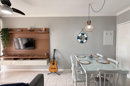 Sala de apartamento para alugar com 2 quartos, 75m² em Jardim Mar E Ceu, Guarujá