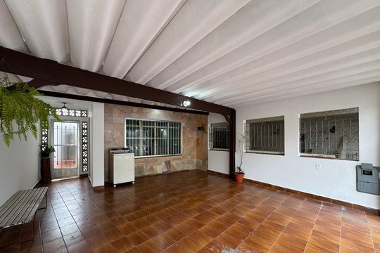 Garagem de casa à venda com 2 quartos, 98m² em Nova Petrópolis, São Bernardo do Campo