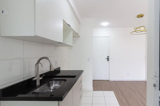 Cozinha de apartamento para alugar com 2 quartos, 47m² em Vila Itapegica, Guarulhos