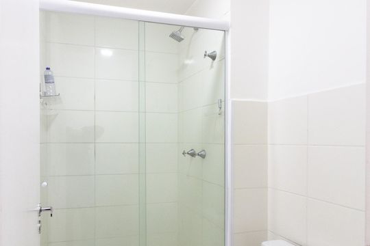 Banheiro de apartamento para alugar com 2 quartos, 47m² em Vila Itapegica, Guarulhos