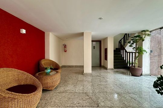 Hall de entrada de apartamento à venda com 4 quartos, 145m² em Alto Barroca, Belo Horizonte