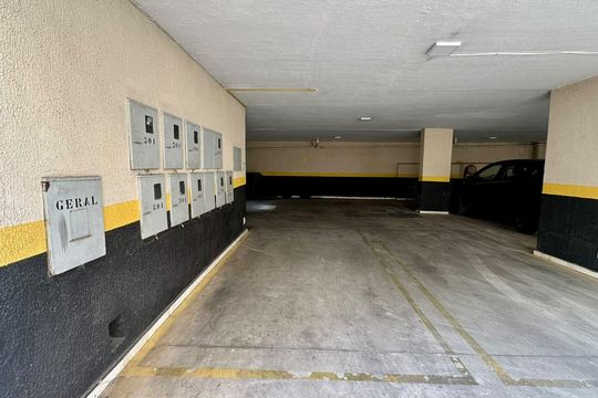 Garagem de apartamento à venda com 4 quartos, 145m² em Alto Barroca, Belo Horizonte