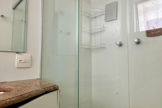 Banheiro da Suíte de apartamento à venda com 4 quartos, 145m² em Alto Barroca, Belo Horizonte