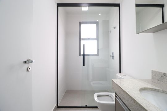 Banheiro do Quarto 1 de apartamento para alugar com 3 quartos, 115m² em Gávea, Uberlândia