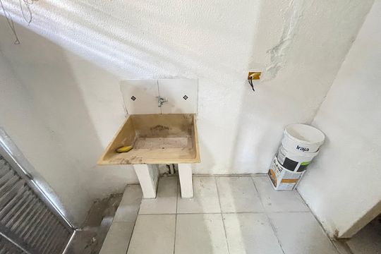 Área de Serviço de casa para alugar com 2 quartos, 80m² em Vila Dalva, São Paulo