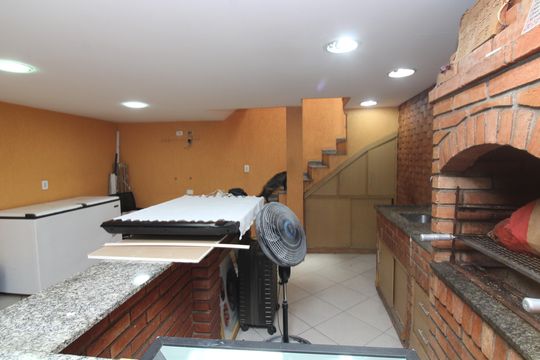 Espaço Gourmet de casa à venda com 3 quartos, 240m² em Jardim Santa Maria, São Paulo