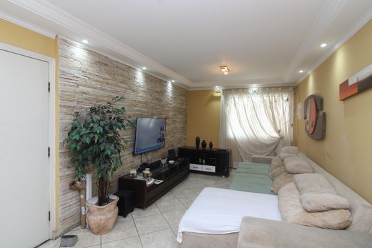 Casa à venda com 3 quartos, 240m² em Jardim Santa Maria, São Paulo