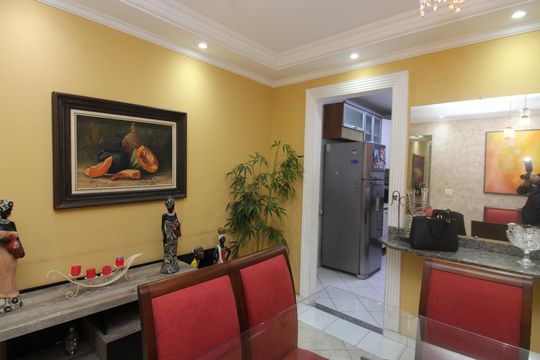 Sala de jantar de casa à venda com 3 quartos, 240m² em Jardim Santa Maria, São Paulo