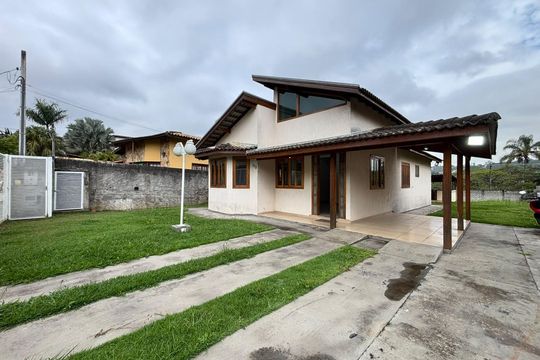 Quintal de casa de condomínio para alugar com 3 quartos, 120m² em Bairro do Maranhao, Cotia