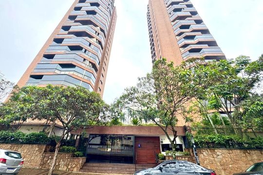 Fachada do Prédio de apartamento para alugar com 3 quartos, 320m² em Vila Lanzara, Guarulhos