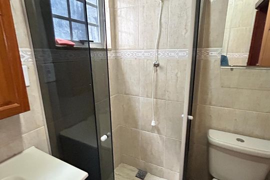 Banheiro de casa para alugar com 2 quartos, 50m² em Madureira, Rio de Janeiro