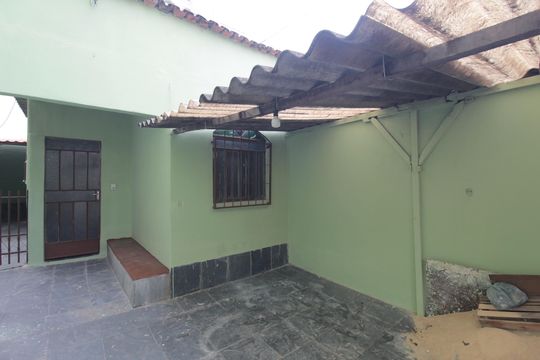 Garagem de casa para alugar com 3 quartos, 70m² em Copacabana, Belo Horizonte