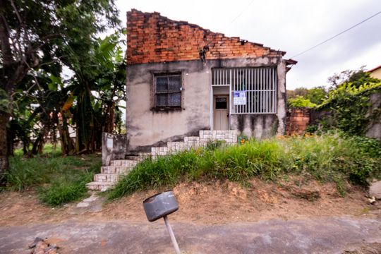 Placa Instalada-29/10/26-GIYK-59 de casa à venda com 2 quartos, 720m² em Glória, Belo Horizonte