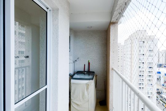 Varanda  de apartamento para alugar com 2 quartos, 46m² em Vila Itapegica, Guarulhos