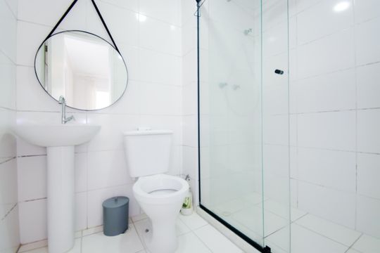 Banheiro  de apartamento para alugar com 2 quartos, 46m² em Vila Itapegica, Guarulhos