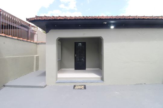 Garagem de casa para alugar com 2 quartos, 130m² em Itaquera, São Paulo