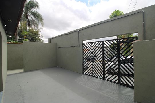 Garagem de casa para alugar com 2 quartos, 130m² em Itaquera, São Paulo