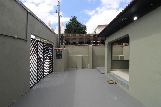Garagem de casa para alugar com 2 quartos, 130m² em Itaquera, São Paulo