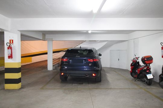 Garagem de apartamento para alugar com 1 quarto, 65m² em Auxiliadora, Porto Alegre