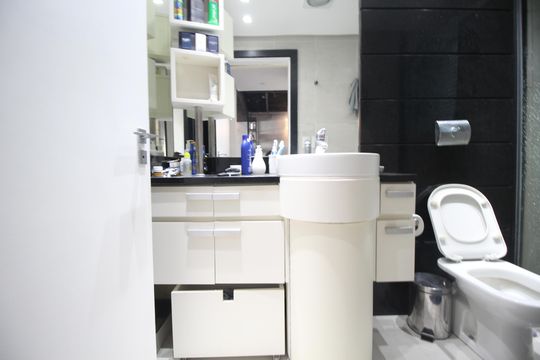 Banheiro de apartamento para alugar com 1 quarto, 65m² em Auxiliadora, Porto Alegre