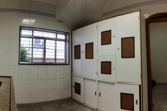 Casa para alugar com 3 quartos, 218m² em Gonzaga, Santos