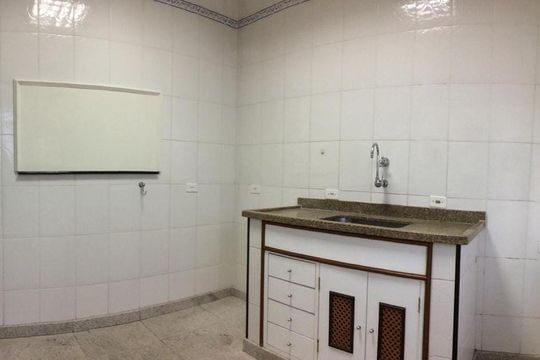 Casa para alugar com 3 quartos, 218m² em Gonzaga, Santos