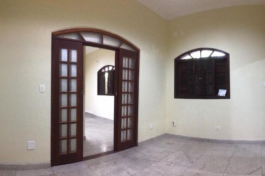 Casa para alugar com 3 quartos, 218m² em Gonzaga, Santos