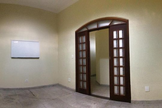 Casa para alugar com 3 quartos, 218m² em Gonzaga, Santos