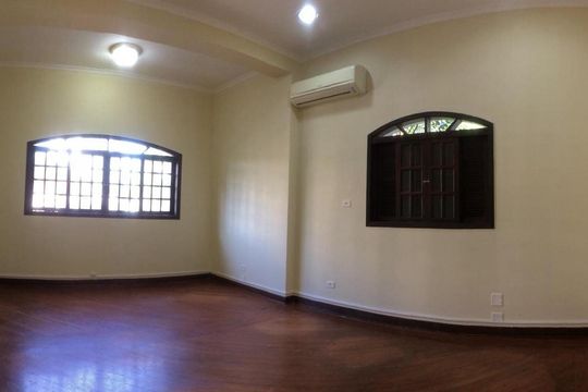 Casa para alugar com 3 quartos, 218m² em Gonzaga, Santos