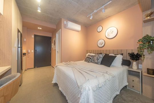Sala / Quarto de kitnet/studio à venda com 1 quarto, 25m² em Cidade Monções, São Paulo