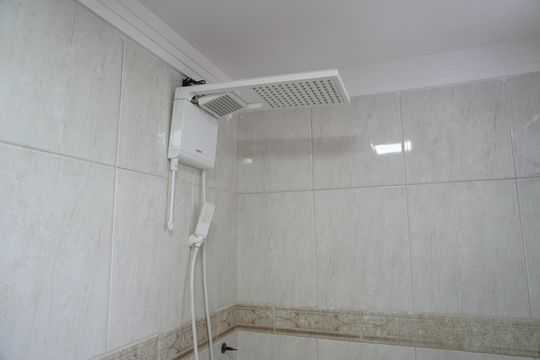 Banheiro de apartamento à venda com 2 quartos, 62m² em Vila Santa Maria, Americana