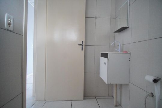 Banheiro de apartamento à venda com 2 quartos, 75m² em São Jorge, Novo Hamburgo