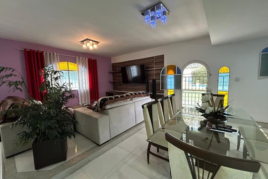 Sala de casa para alugar com 4 quartos, 437m² em Jardim Sulacap, Rio de Janeiro
