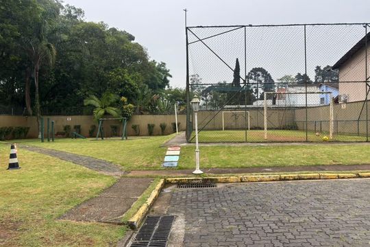 Casa de Condomínio para alugar com 4 quartos, 150m² em Granja Viana, Cotia
