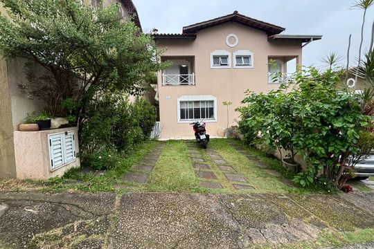 Casa de Condomínio para alugar com 4 quartos, 150m² em Granja Viana, Cotia