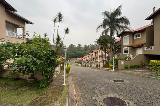 Casa de Condomínio para alugar com 4 quartos, 150m² em Granja Viana, Cotia
