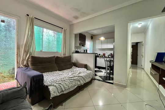 Casa à venda com 2 quartos, 100m² em Cidade Domitila, São Paulo