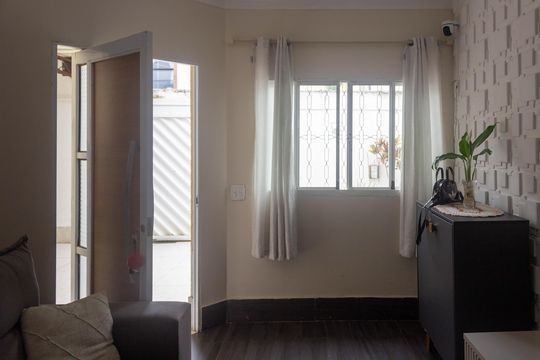 Sala de casa para alugar com 2 quartos, 140m² em Guaratiba, Rio de Janeiro