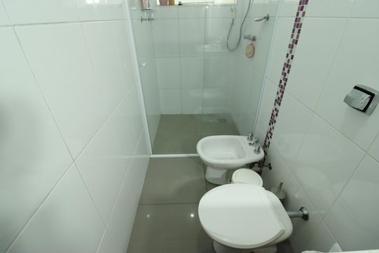 Banheiro Corredor de casa de condomínio para alugar com 3 quartos, 220m² em Jardim Clarice I, Votorantim
