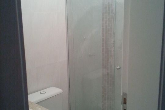Banheiro 1 de apartamento para alugar com 2 quartos, 51m² em Jardim Nova Europa, Campinas