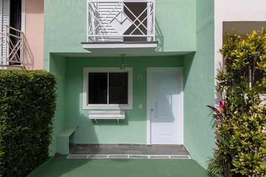 Fachada de casa de condomínio para alugar com 2 quartos, 80m² em Jardim do Papai, Guarulhos