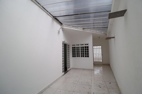 Varanda de casa para alugar com 3 quartos, 500m² em Jardim Karaíba, Uberlândia