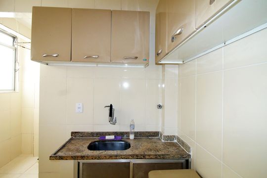 Cozinha de apartamento para alugar com 2 quartos, 49m² em Irajá, Rio de Janeiro