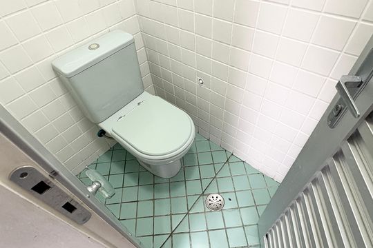 Banheiro de serviço de apartamento à venda com 2 quartos, 59m² em Vila Amélia, São Paulo