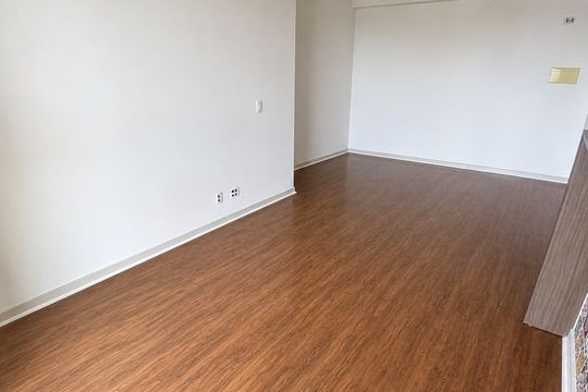 Sala de apartamento para alugar com 2 quartos, 60m² em Picanço, Guarulhos