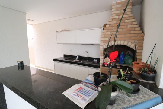 Casa para alugar com 4 quartos, 389m² em Presidente Roosevelt, Uberlândia