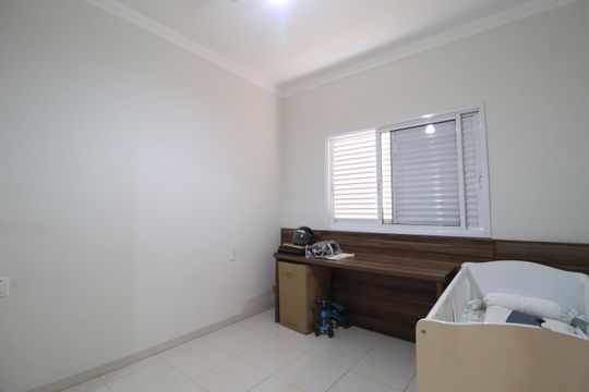 Quarto 2 - Suíte de casa para alugar com 4 quartos, 389m² em Presidente Roosevelt, Uberlândia