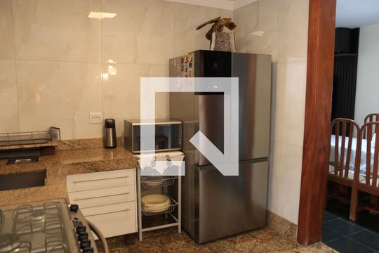 Casa à venda com 3 quartos, 190m² em Feliz, Goiânia